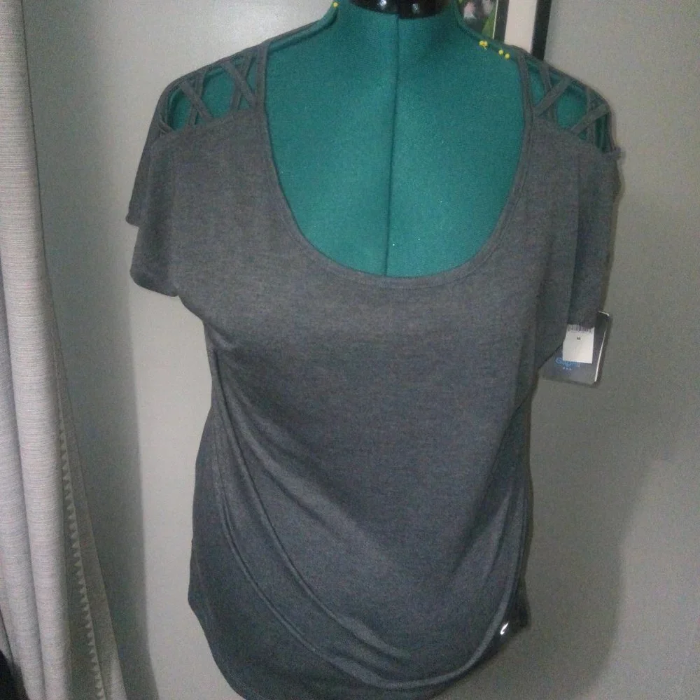 Gap Fit Cut Out Shoulder Cool Dry T-Shirt in Gray Sz M NWT